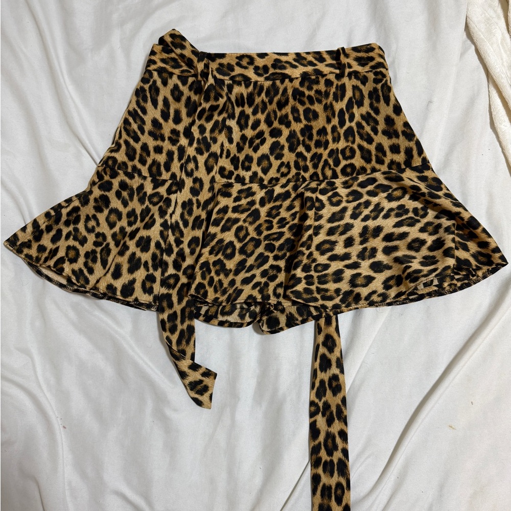 Zara Cheetah / Leopard Print skirt LIKE NEW!!